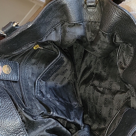 Michael Kors Purse - Picture 5 of 8